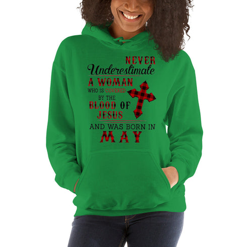 Divesart - Never underestimate a Grandma was born in May Unisex Hoodie